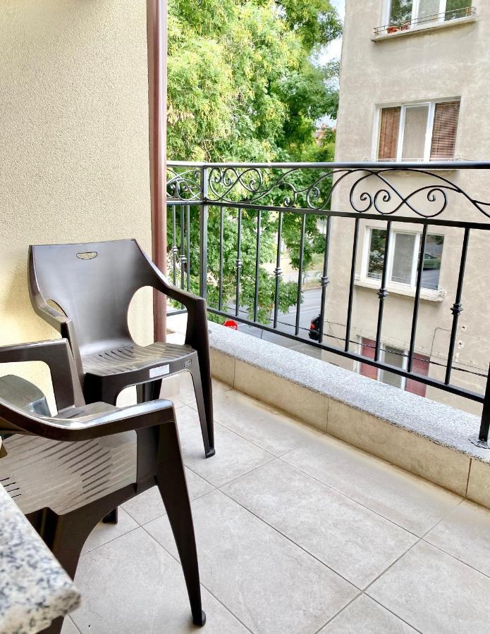 Cozy Studio Next To State Opera With Work Space Stara Zagora Extérieur photo